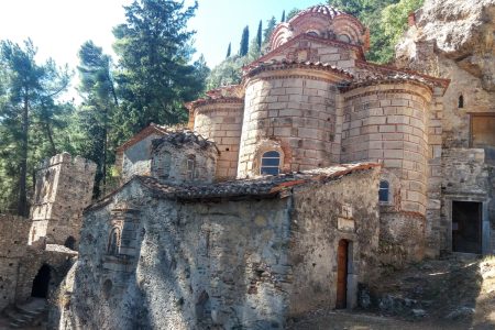 Ο Μυστράς ξυπνά από τη σιωπή