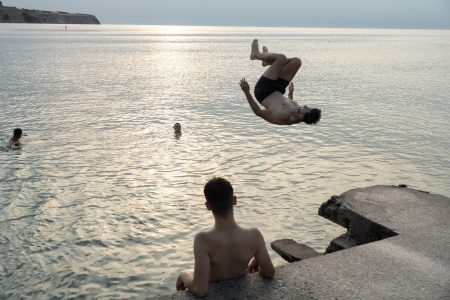Στη θάλασσα και τον χειμώνα