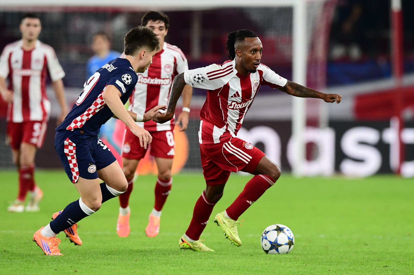 Ολυμπιακός-Αϊντχόφεν 1-1: Έχασε τη νίκη στις καθυστερήσεις