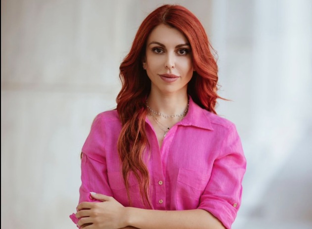 ΠαΣοΚ: Η viral δήλωση της Βάσιας Αναστασίου και η απάντηση Χριστοδουλάκη με το «Κουφάλα Νεκροθάφτη»