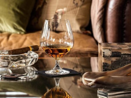 Βγαίνουμε σε 6 μπαρ-ναούς του ουίσκι στην Αθήνα