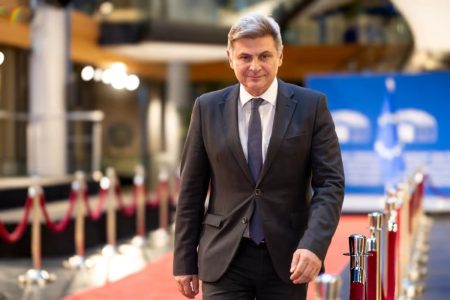 Τι θα ζητήσει ο Φαραντούρης από την Γκίλφοϊλ