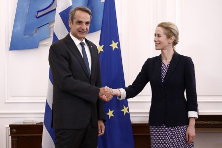 Συνάντηση Μητσοτάκη – Κάλας: «Πυλώνας γεωπολιτικής και οικονομικής σταθερότητας η Ελλάδα»