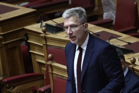 Πρώτα η εφαρμογή, μετά η διαβούλευση