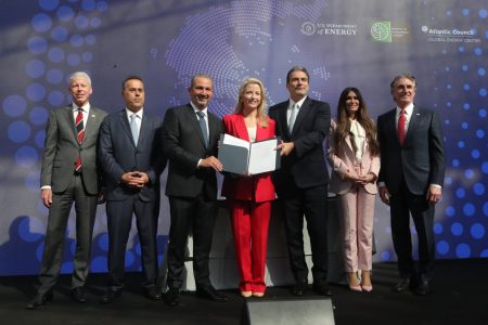 Ιστορική συμφωνία AKTOR – ΔΕΠΑ για το αμερικανικό LNG: Η σημασία, τι αλλαγές φέρνει