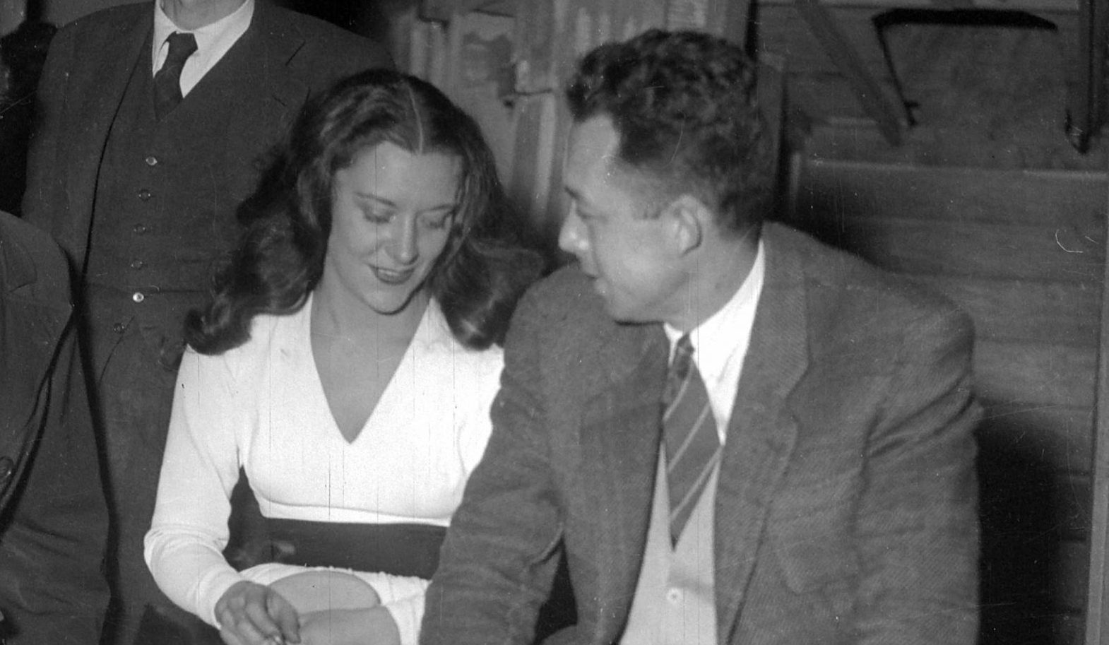 Ο Αλμπέρ Καμύ μέσα από τις φλογερές ερωτικές επιστολές του με τη Μαρία Κασαρές