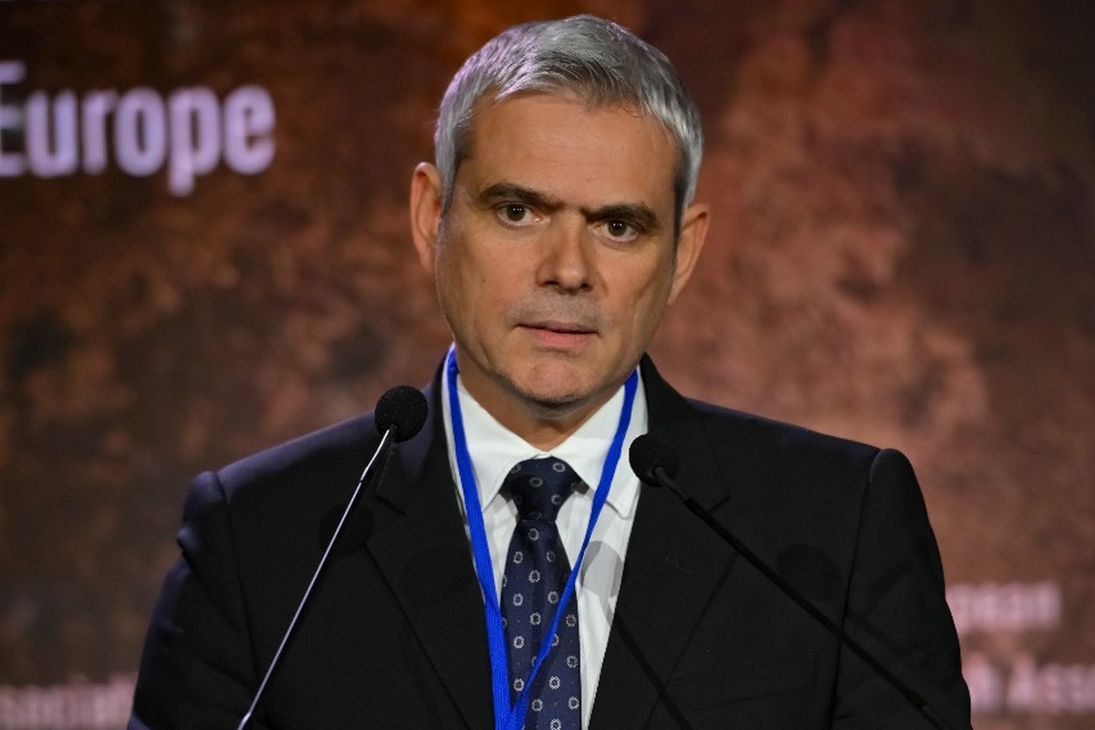 Σε συνέδριο στη μνήμη του Ολοκαυτώματος και κατά του ρατσισμού ο Καραγκούνης