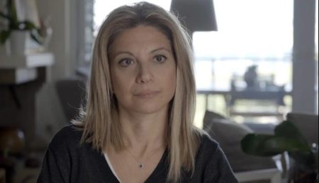 Καρυστιανού: Η λέξη κόμμα και το όνομά μου, ασύμβατα