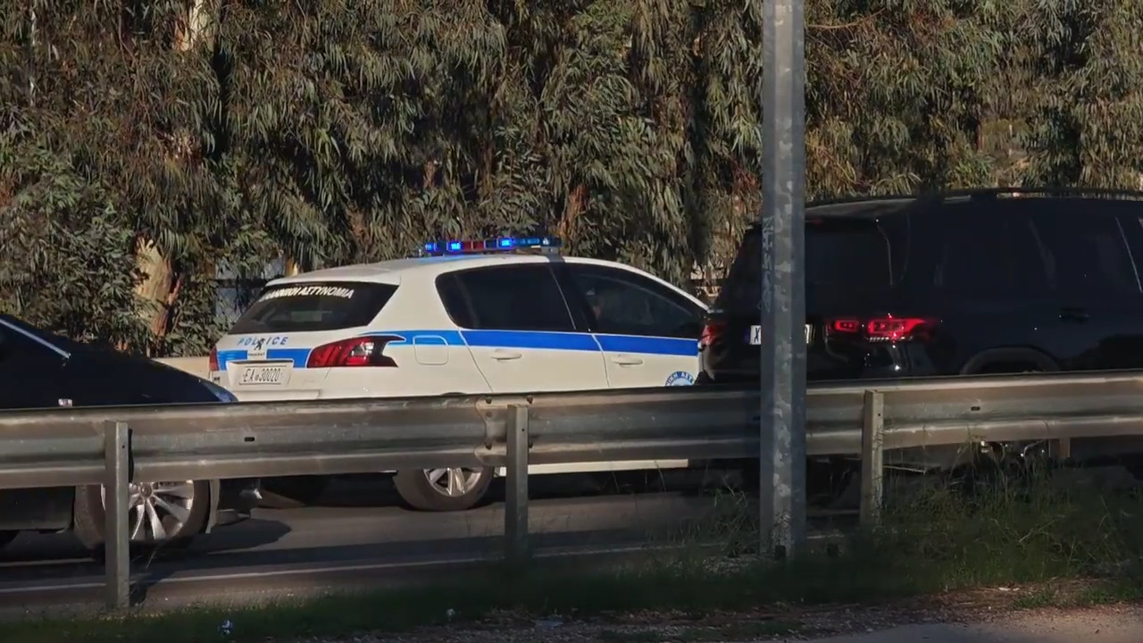 Καραμπόλα τεσσάρων οχημάτων στην Λεωφόρο Ποσειδώνος, ένας τραυματίας