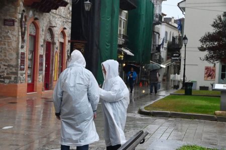 Έκτακτο δελτίο επιδείνωσης καιρού: Τριήμερο με βροχές και καταιγίδες