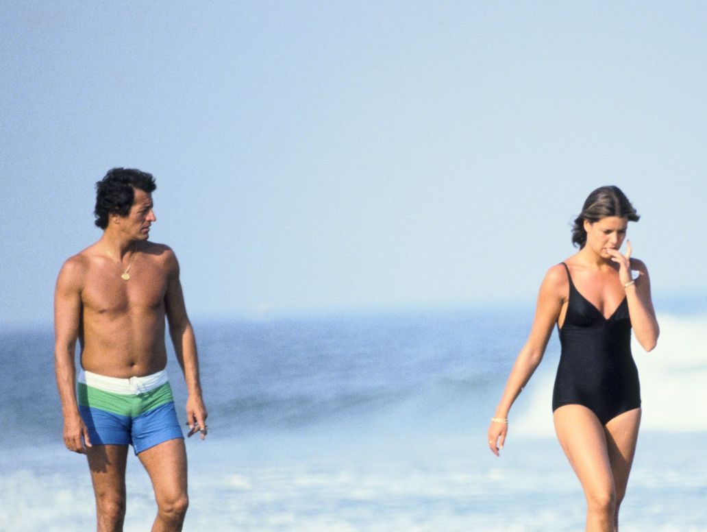 Όταν η Γκρέις Κέλι έστειλε την κόρη της, Καρολίνα στα Γκαλαπάγκος για να ξεφύγει από τον έρωτα ενός playboy