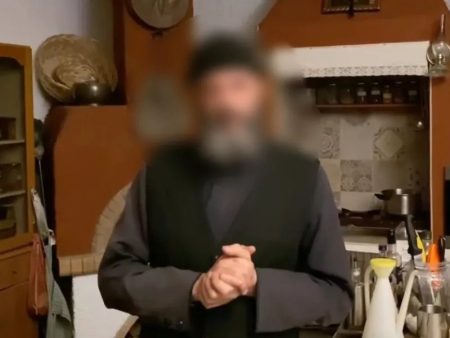 Παπάς πρώην μοντέλο και youtuber συνελήφθη με κοκαΐνη – Πώς εξαρθρώθηκε το κύκλωμα