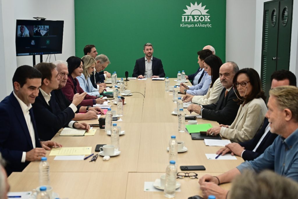 Η δύσκολη εξίσωση του ΠαΣοΚ: Προβολή, ενότητα και κοινωνική επαφή