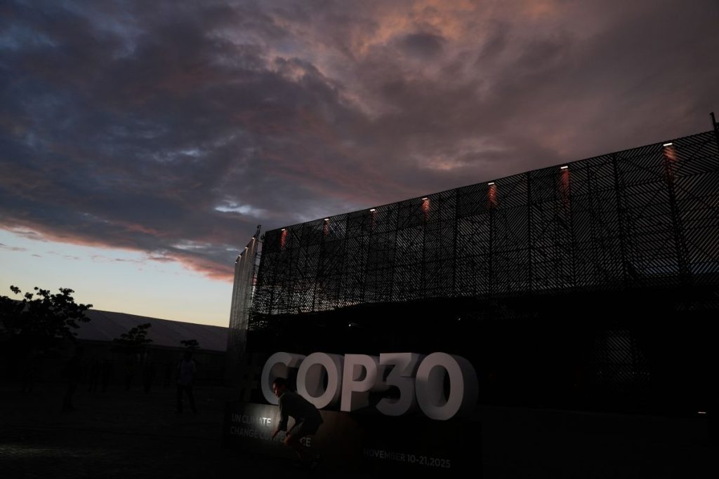 COP30: Τι διακυβεύεται στη σύνοδο για το κλίμα - Ένας πλανήτης στην ομηρεία των συμφερόντων