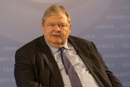 Βενιζέλος: «Τα τρία προαπαιτούμενα για να συζητήσουμε τη Συνταγματική Αναθεώρηση»