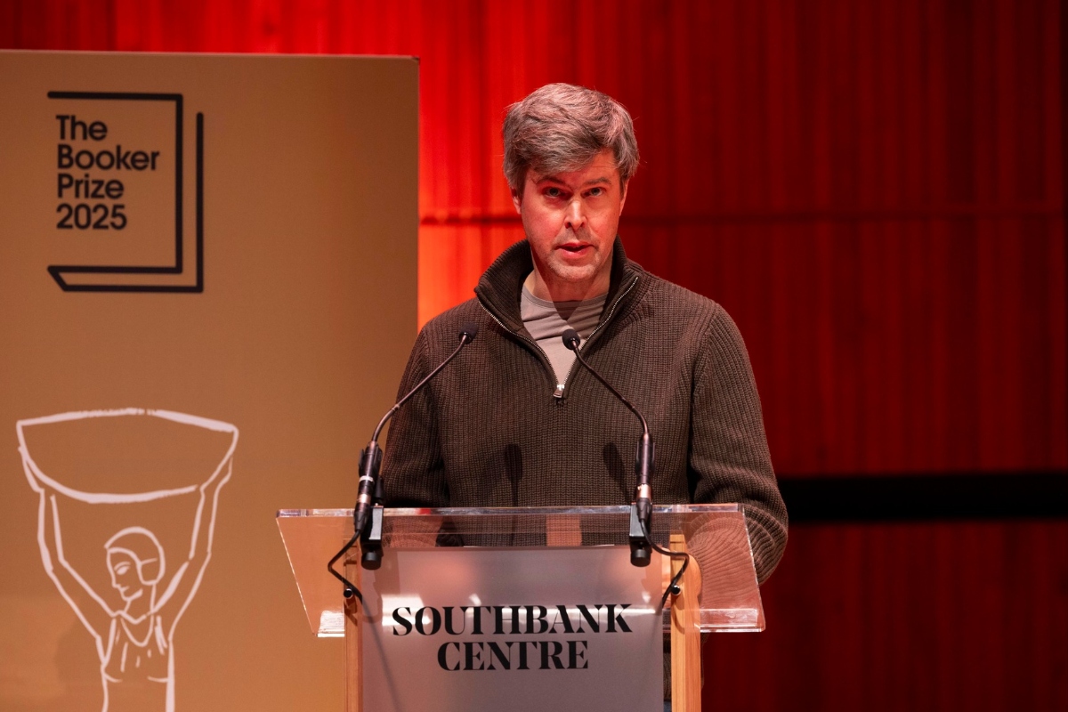 Booker 2025: Νικητής ο Ντέιβιντ Σαλάι για το βιβλίο «Flesh»