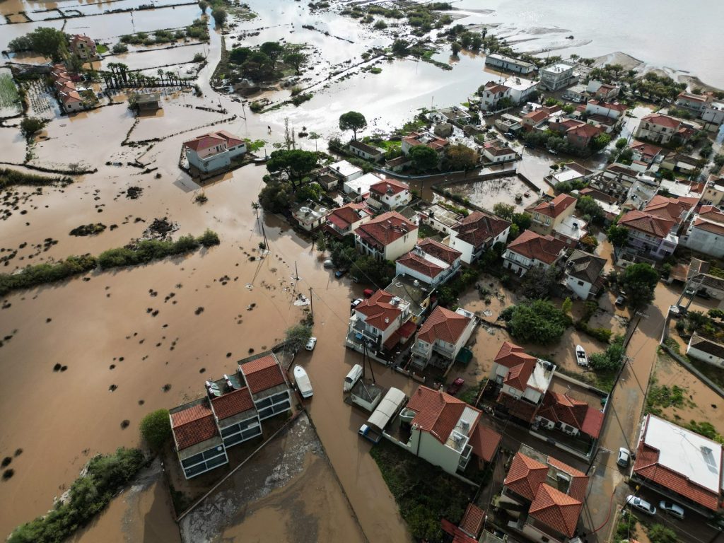 Λέσβος: Εικόνες καταστροφής σε Καλλονή και Σκάλα μετά την κακοκαιρία