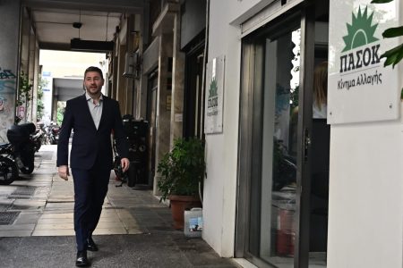 ΠαΣοΚ: Δίπλα στους αγρότες σήμερα ο Ανδρουλάκης