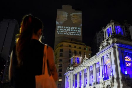 «Οι νονοί της αιολικής ενέργειας» κρούουν τον κώδωνα του κινδύνου για τις πολιτικές Τραμπ