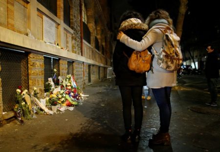 Μπατακλάν: Δέκα χρόνια μετά, η Γαλλία αντιμέτωπη με εθνικό τραύμα