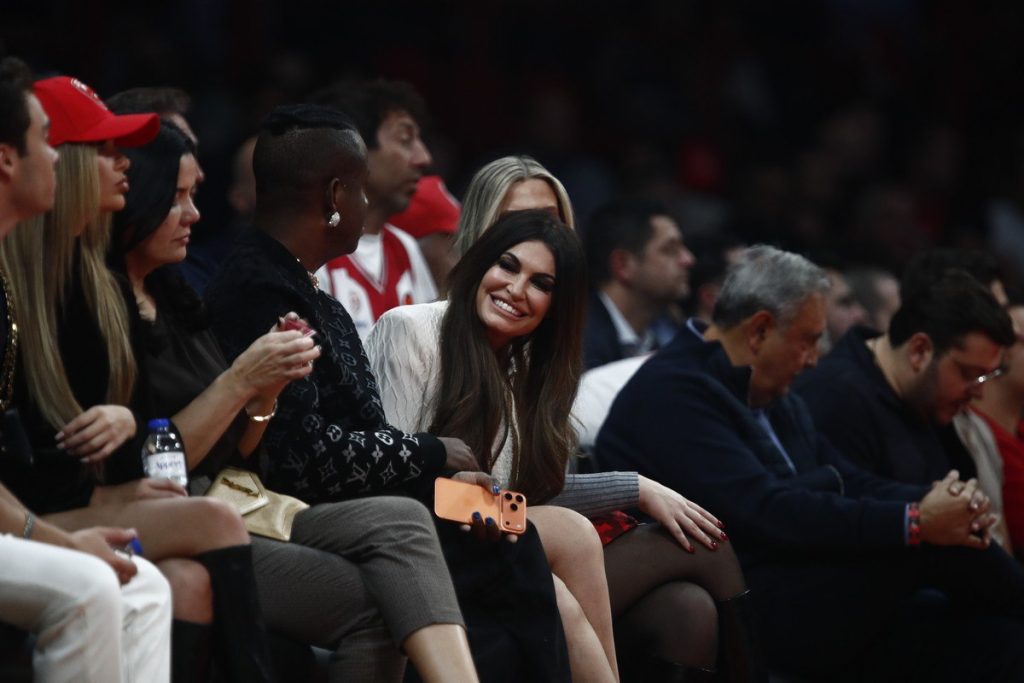 Ολυμπιακός – Ζαλγκίρις: Η Γκίλφοϊλ στο ΣΕΦ για να δει τον αγώνα