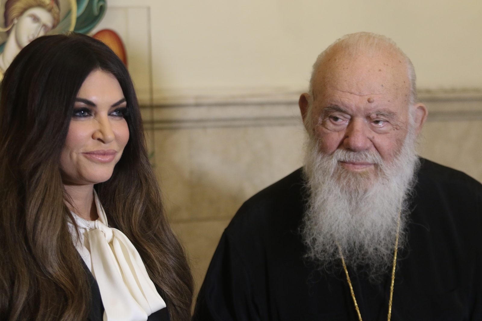 Στον Αρχιεπίσκοπο η Γκιλφόιλ: Η ευχή του Ιερώνυμου, τι αποκάλυψε για τον γιο της