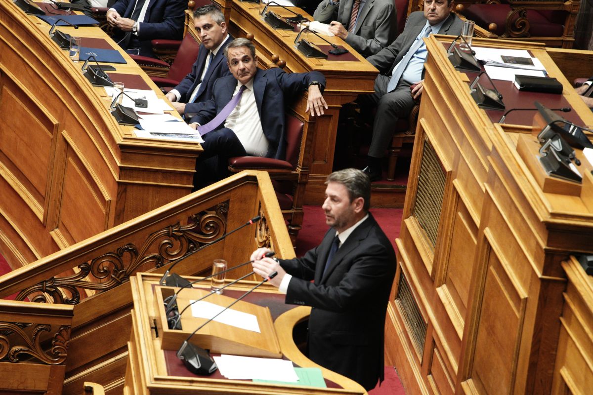 Βουλή: Μπρα Ντε φερ Μητσοτάκη – Ανδρουλάκη, η ακρίβεια στο επίκεντρο