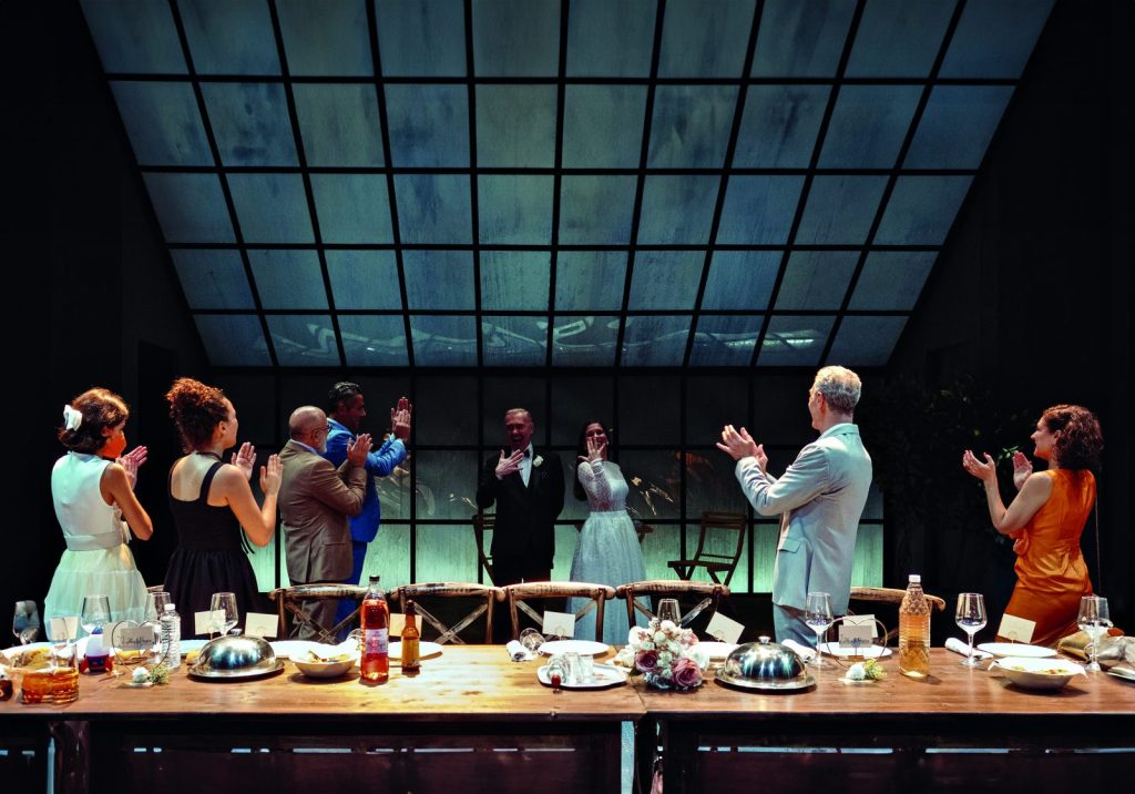 Μέχρι Να Σβήσουν Τ’ Αστρα: Κωμικοτραγικό ξεκαθάρισμα με φόντο ένα γλέντι