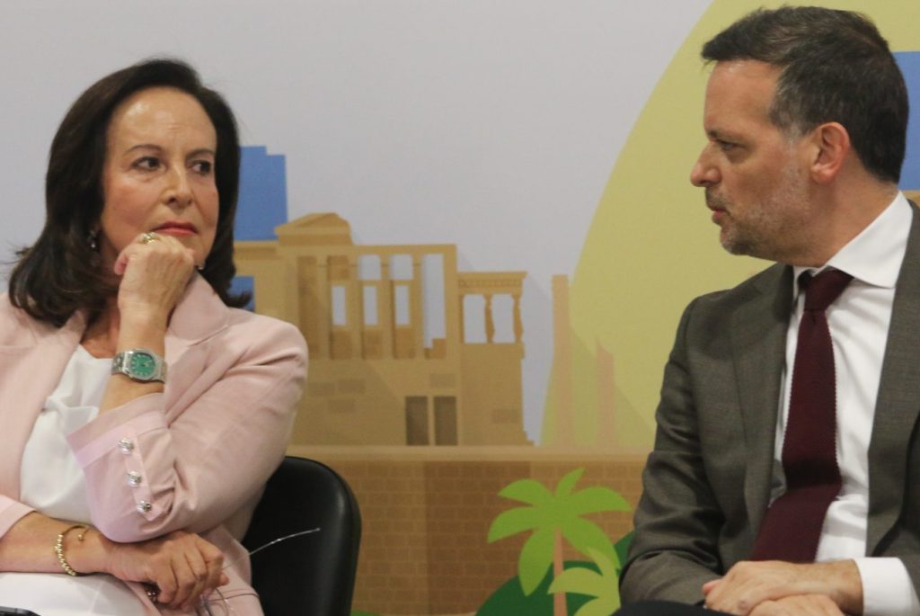 Το περιστέρι και ο παπαγάλος