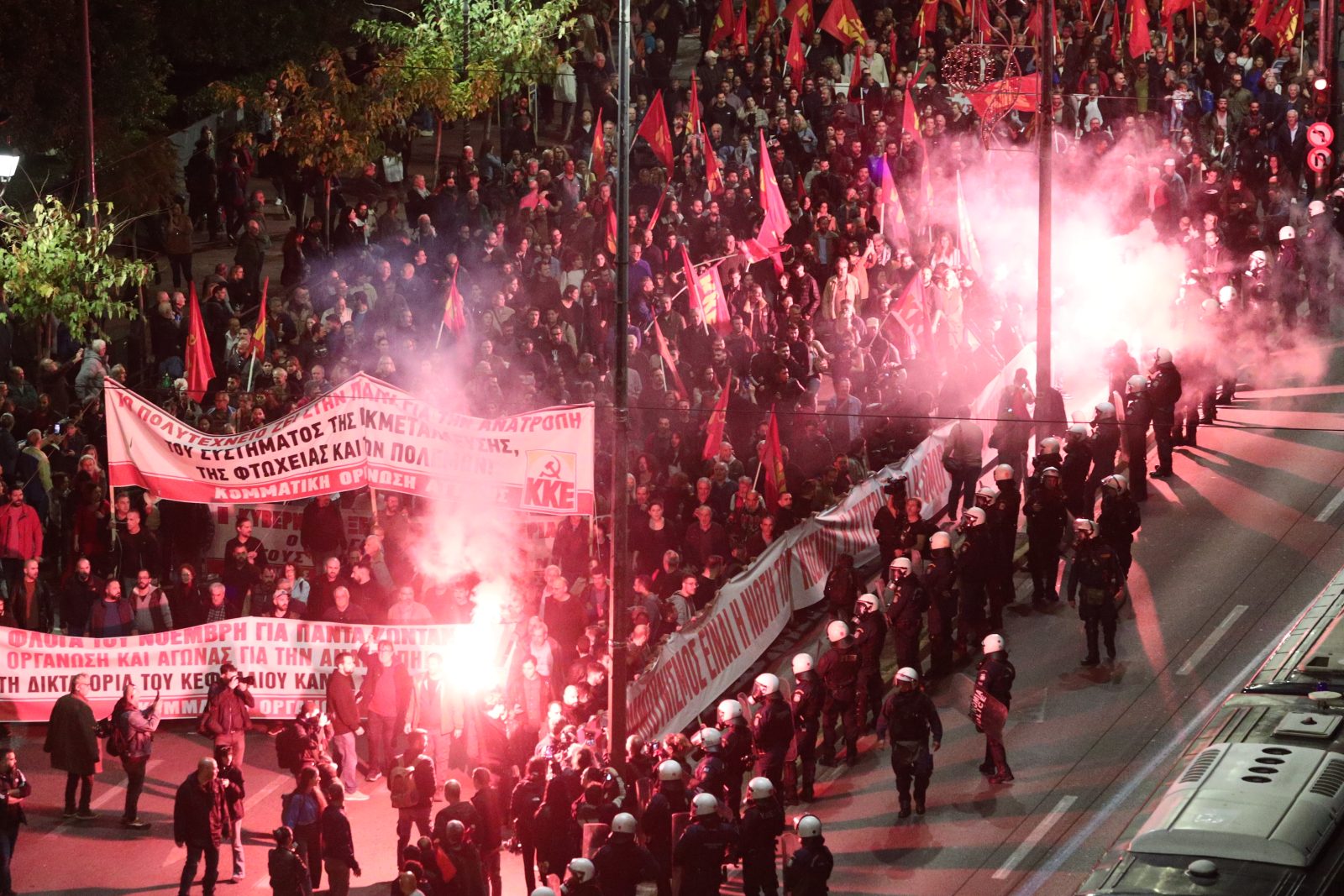 Πολυτεχνείο: 35 προσαγωγές, 13 συλλήψεις, όσα έγιναν
