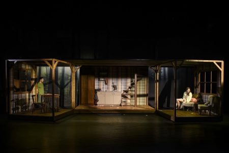 Στην Eξοχή: Ενα δράμα για την κατάρρευση των ανθρώπινων σχέσεων