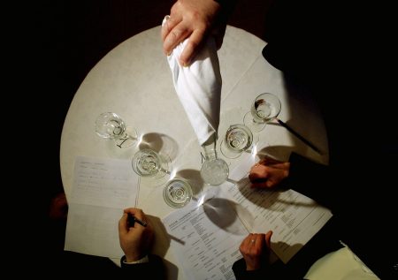 Πάσχα: Τι ισχύει για τις αργίες και πώς αμείβονται