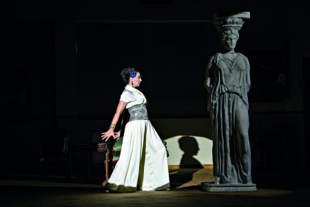 Η Καρυάτιδα!: Μια κωμωδία για την επιστροφή που ονειρεύεται ολόκληρη η χώρα