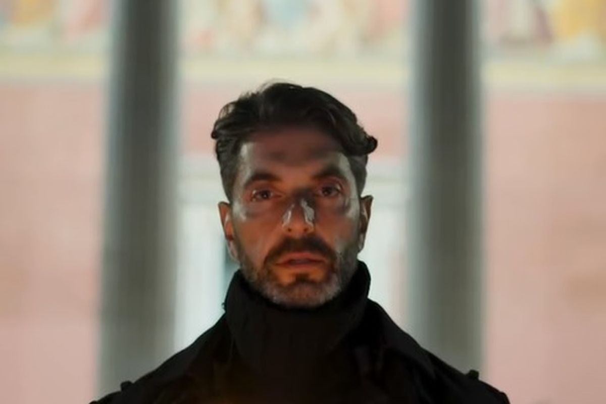 Χλιδάτες διακοπές και μπουζούκια: Το προφίλ των μελών του κυκλώματος με τις «μαϊμού» επενδύσεις