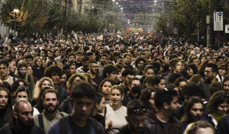 Πορεία – Πολυτεχνείο: Οι ώρες και τα σημεία των συγκεντρώσεων – Οι κλειστοί δρόμοι