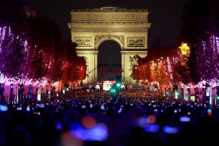 Le Monde: Απροσδόκητη ωφέλεια για τη Γαλλία η πρόωρη αποπληρωμή δανείου από την Ελλάδα