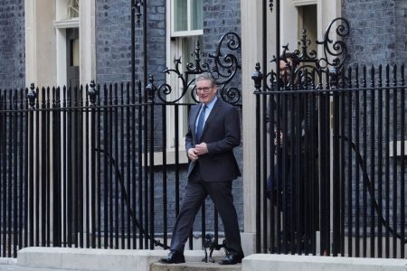 Ο Στάρμερ «σκληραίνει» σε μεταναστευτικό, άσυλο – Η αιτία