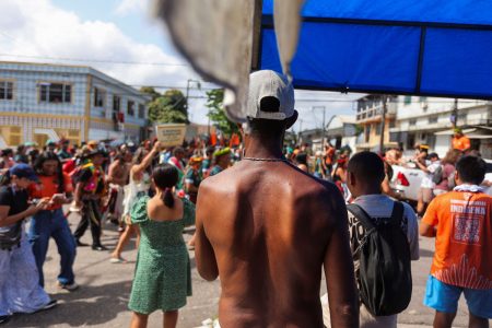 Ντέιβιντ Γουάλας-Γουέλς στο ΒΗΜΑ για COP30: «Υπάρχει εφησυχασμός και άρνηση για το κλίμα»