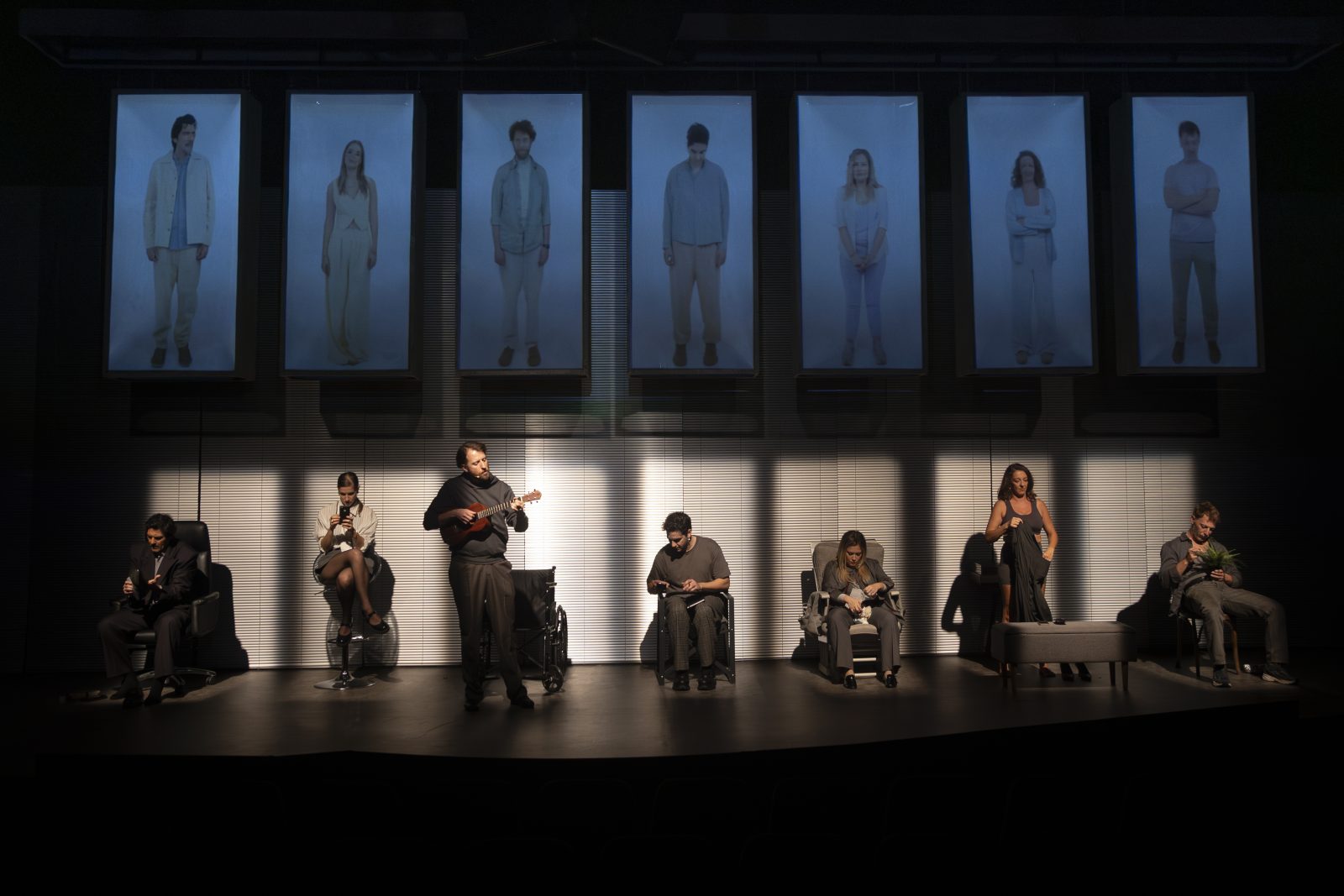 Ενα Κάποιο Κενό: Επτά διαφορετικές ιστορίες ανθρώπων με χιούμορ και συγκίνηση