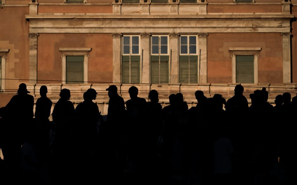 Η πλατεία ήταν γεμάτη, δεν είναι πια…