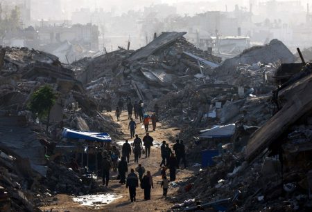 Όταν η βία γίνεται γενεσιουργός συνθήκη του βίου, πώς ακριβώς μιλάς για ειρήνη;