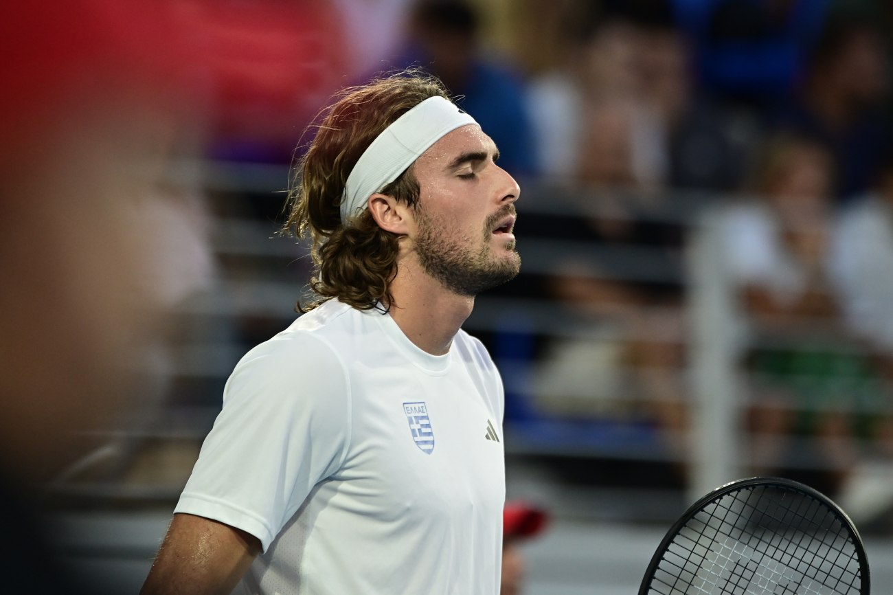 «Δεν οδηγούσε ο Τσιτσιπάς» – Τι υποστηρίζει ο δικηγόρος του τενίστα