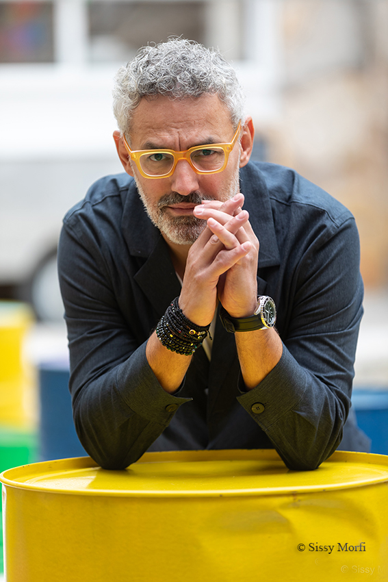 Νίκος Συρίγος: «Η χώρα ζει μια μάχη ανθρώπων απέναντι σε τέρατα»