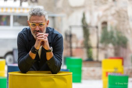 Νίκος Συρίγος: «Η χώρα ζει μια μάχη ανθρώπων απέναντι σε τέρατα»