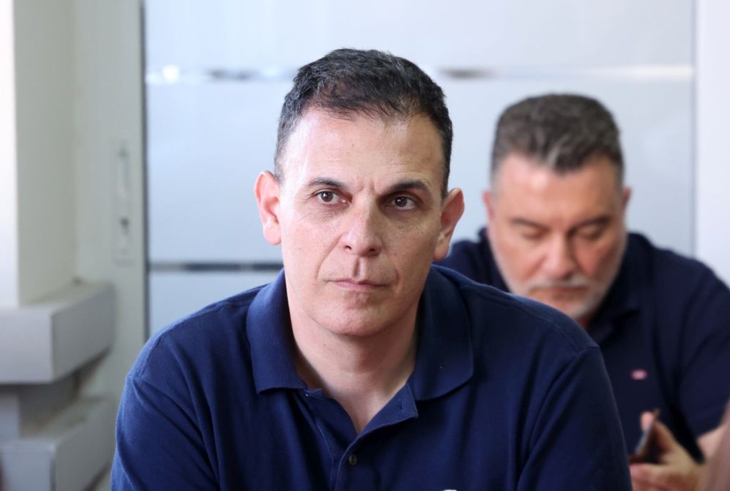 ΣΥΡΙΖΑ: Παραιτήθηκε από βουλευτής ο Γιώργος Καραμέρος