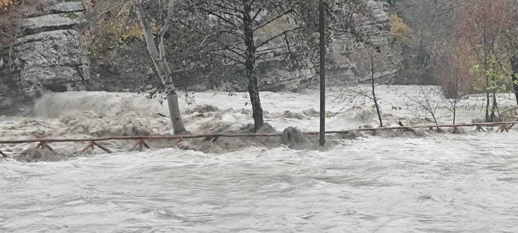 Κακοκαιρία: Πλημμύρισε η παραλιακή  της Πάτρας – Χωριά σε κατάσταση έκτακτης ανάγκης