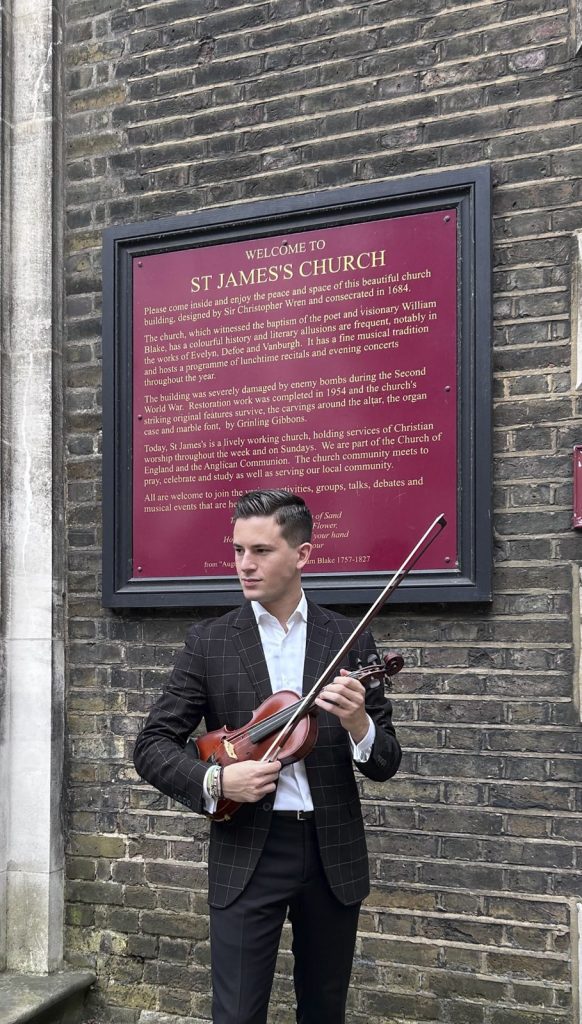 «Οσο ακούμε, ζούμε»