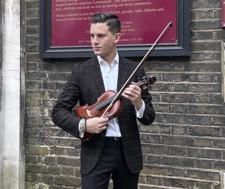 «Οσο ακούμε, ζούμε»