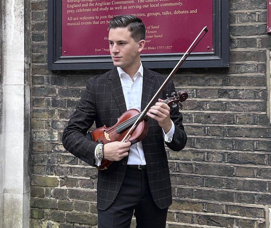 «Οσο ακούμε, ζούμε»