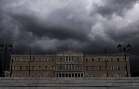 Καιρός: Βροχές και καταιγίδες τις επόμενες ώρες – Οι περιοχές που θα «μουλιάσουν»
